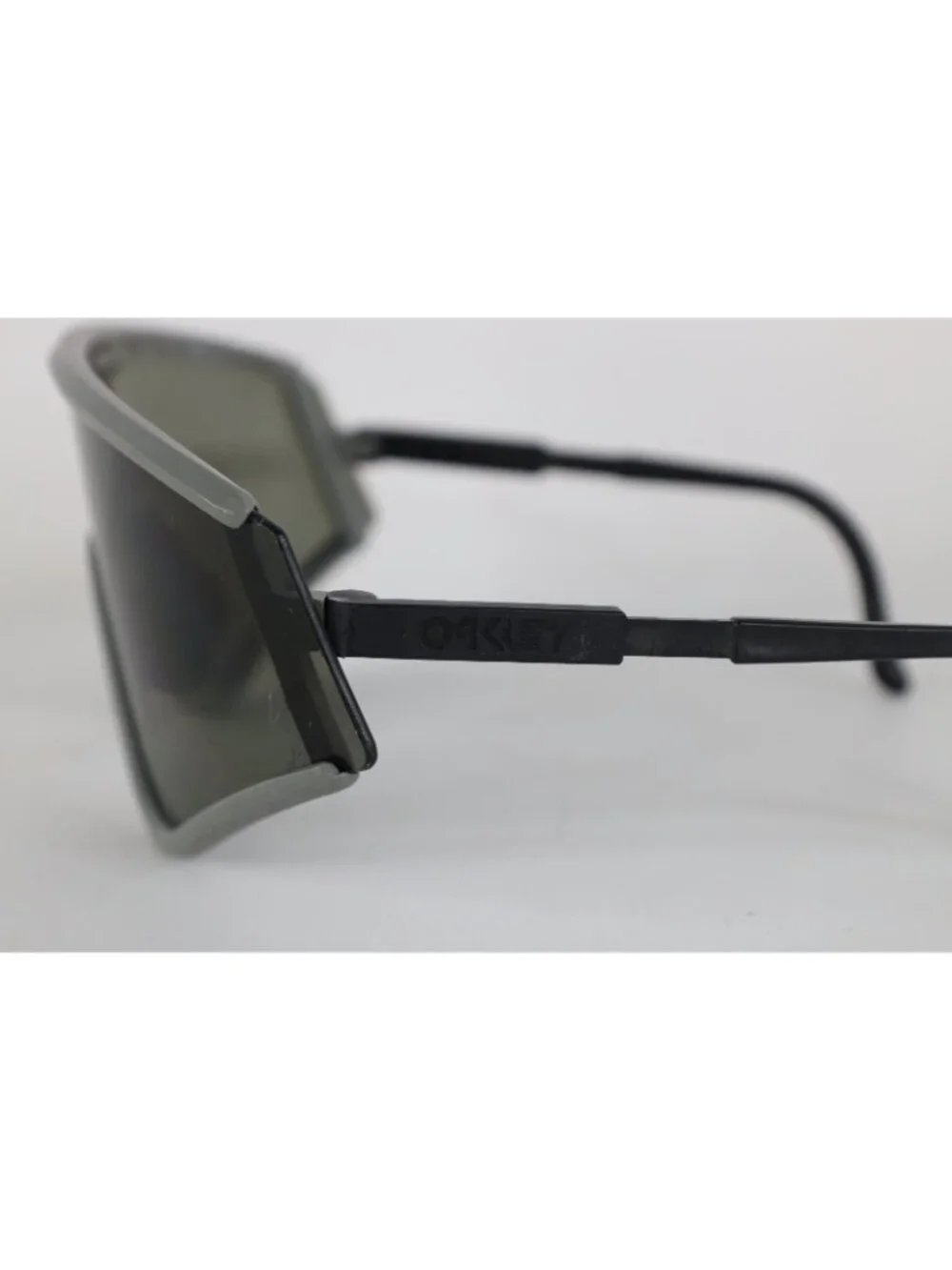 Oakley vintage 80s